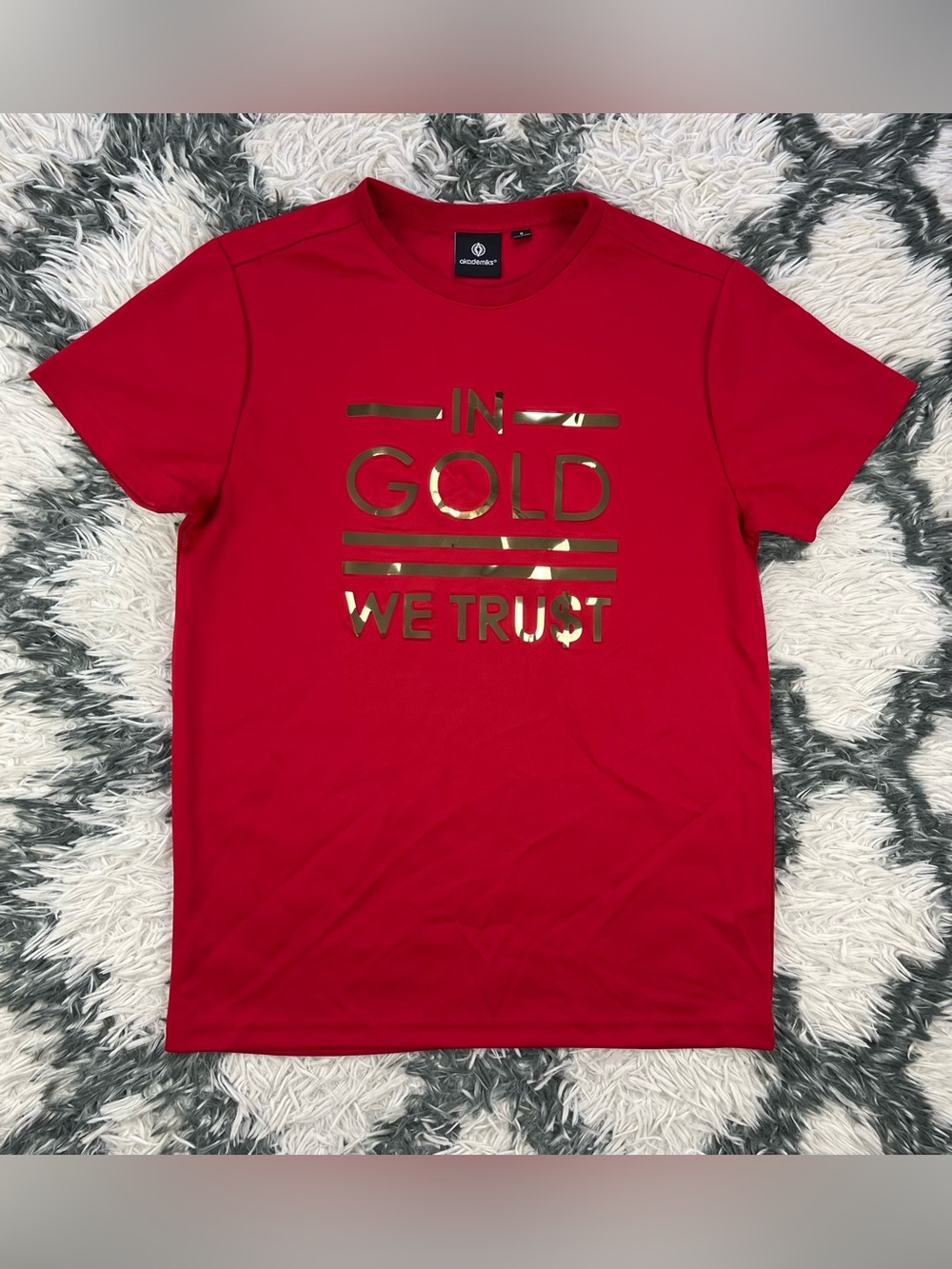 Akademiks Men’s Red In Gold We Trust Raised Gold Foil Graphic T-shirt Size M